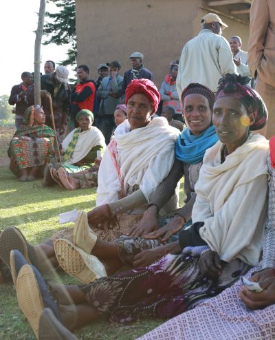 CIMMYT research in Ethiopia and other countries has shown that, in communities where women and men work together and women have access to knowledge and resources and share in decision making, everyone benefits. Photo: CIMMYT/Apollo Habtamu