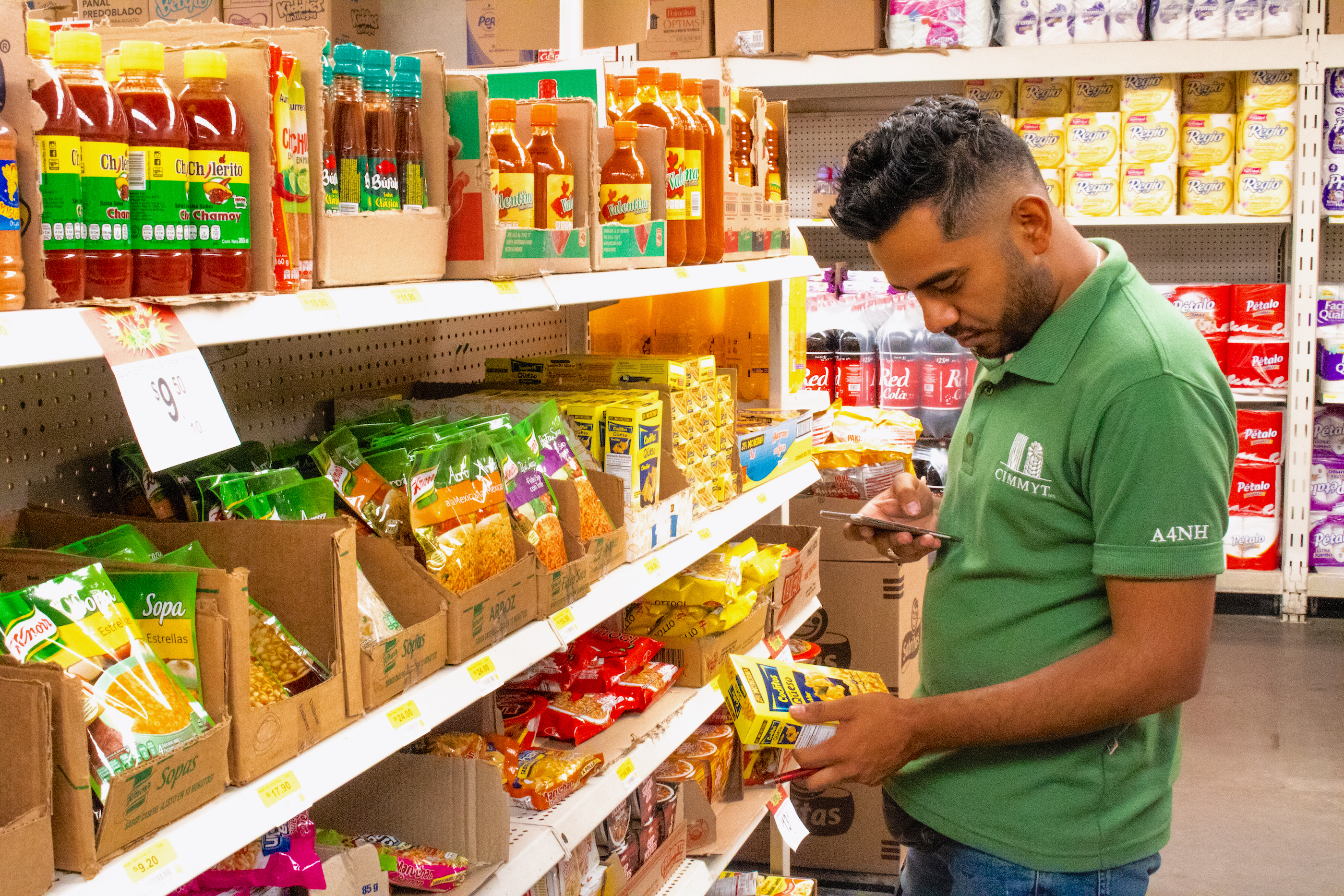 In a small supermarket in San Vicente, the research team found nearly 50 different types of biscuits and around 80 savory maize-based snacks like chips and tortillas. (Photo: Emma Orchardson/CIMMYT)
