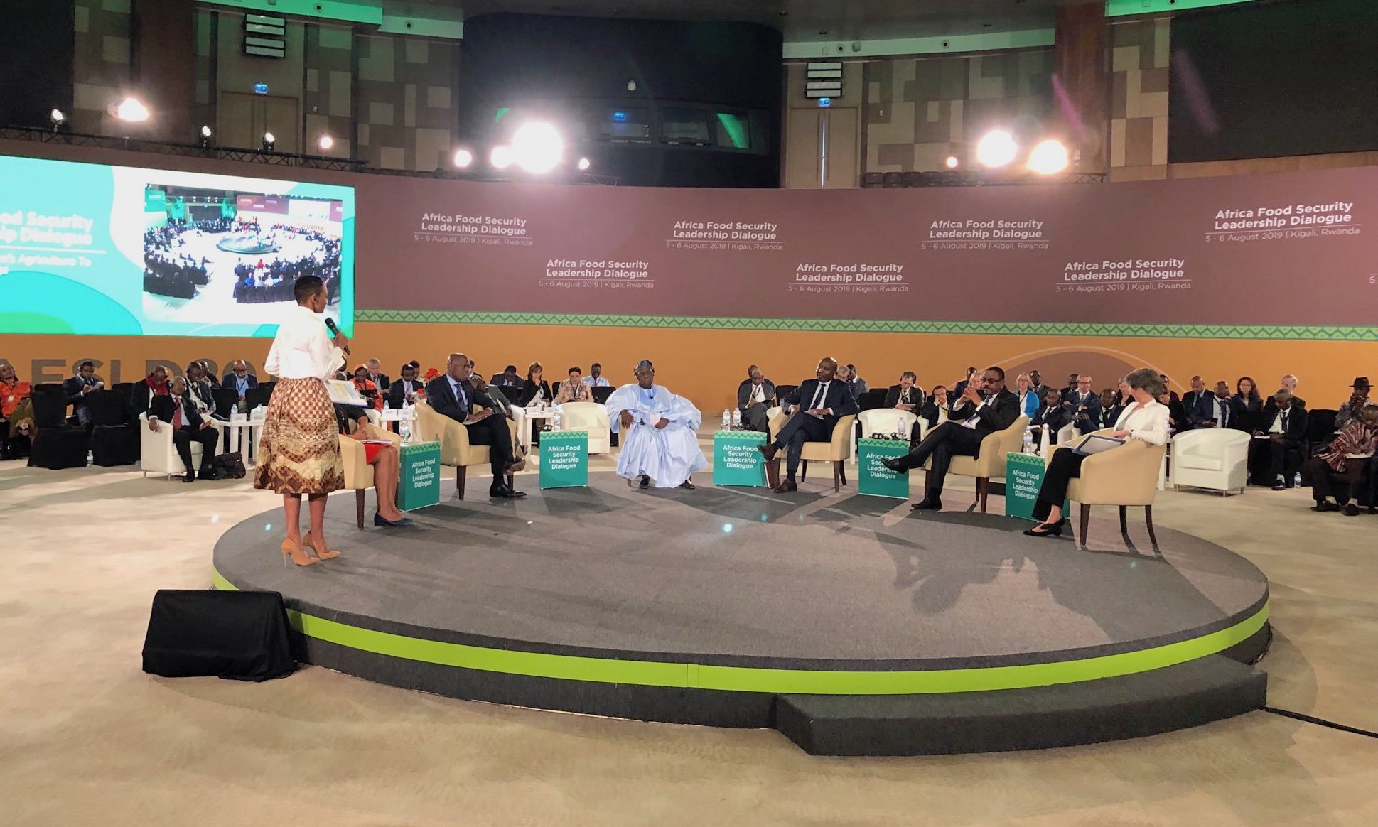 The Prime Minister of Rwanda, Édouard Ngirente, and other leaders discussed regional and national priorities at the Africa Food Security Leadership Dialogue. (Photo: Martin Kropff/CIMMYT)