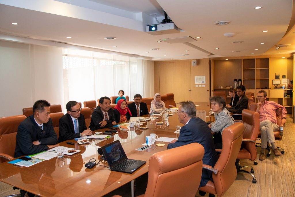 The Indonesian delegation and CIMMYT discussed possible opportunities for collaboration. (Photo: Alfonso Cortés/CIMMYT)