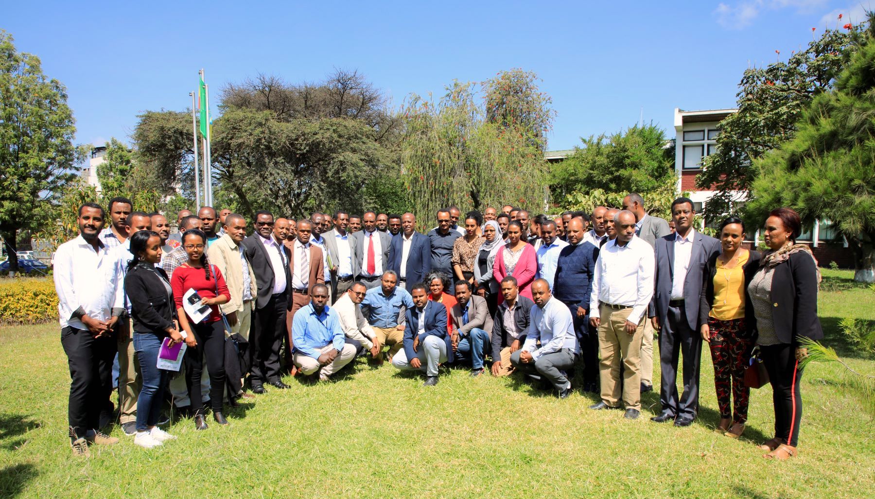 Participants of the launch of the digital agro-climate advisory platform gather for a group photo. (Photo: Semu Yemane/EIAR)