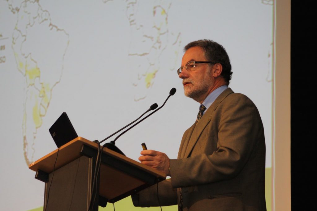 Hans-Joachim Braun, director of CIMMYT's Global Wheat Program, speaks at the 8th International Wheat Conference in 2010. Braun has dedicated nearly four decades to wheat research. (Photo: Petr Kosina/CIMMYT)