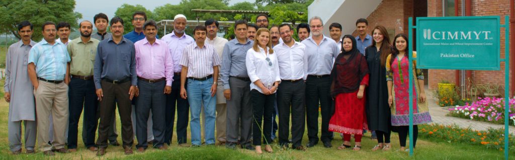 Hans Braun (sixth from right) stands for a photograph with colleagues during a work trip to CIMMYT’s Pakistan office in 2020. (Photo: CIMMYT)