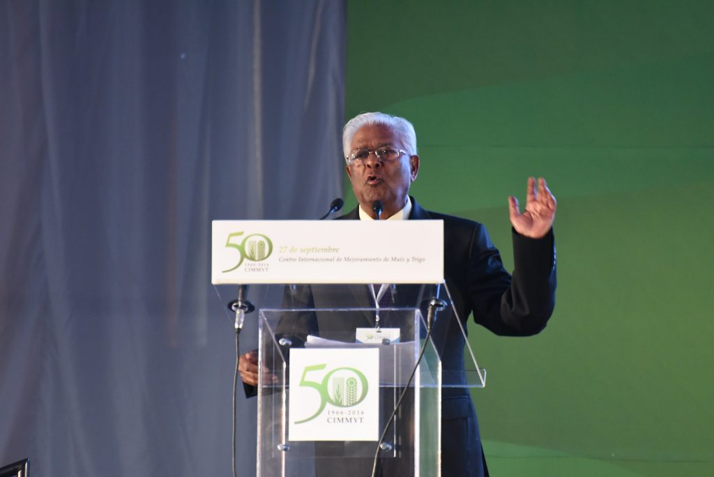Sanjaya Rajaram speaks at the event to celebrate CIMMYT’s 50th anniversary in 2014. (Photo: Gerardo Mejía/CIMMYT)