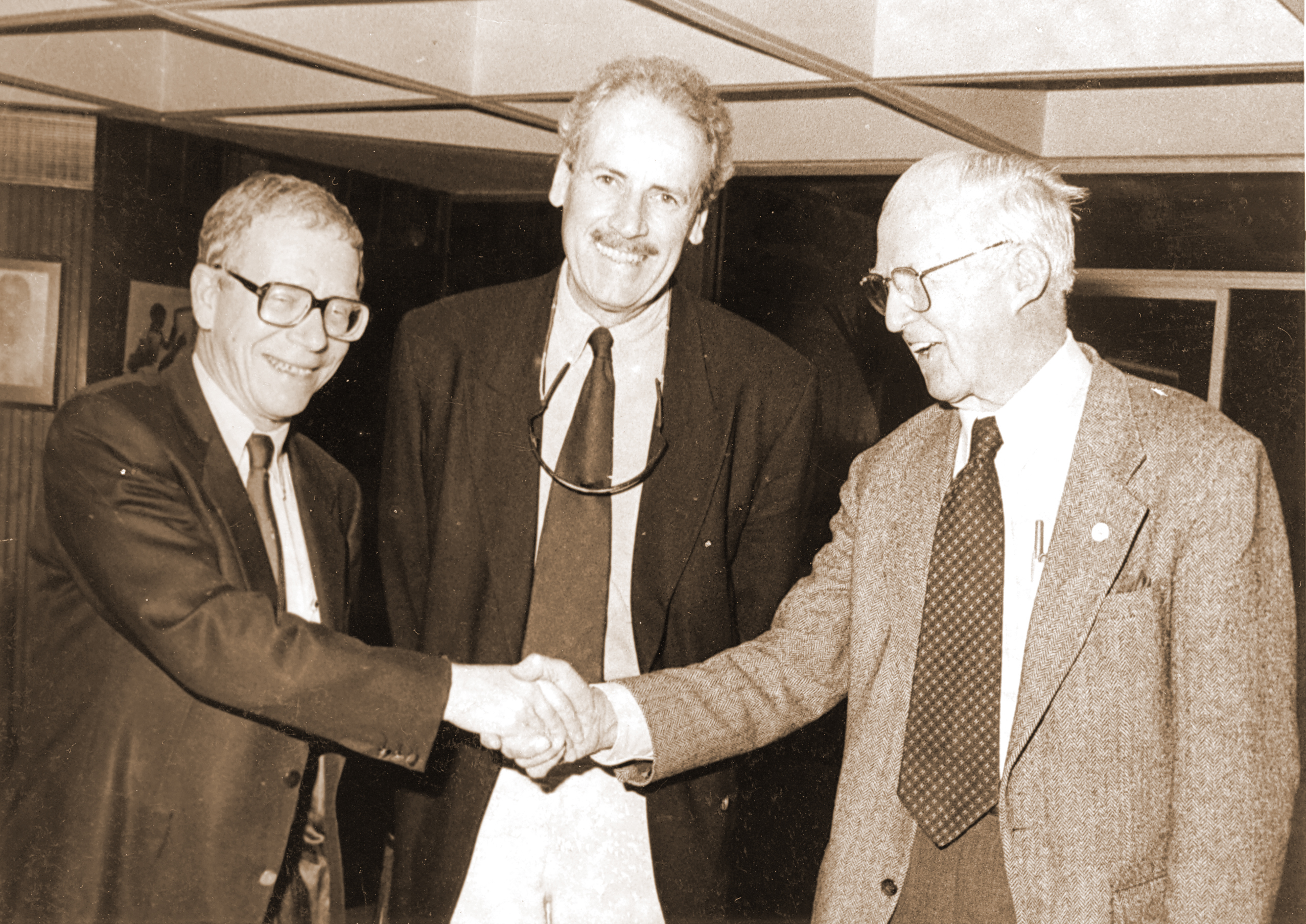 Timothy Reeves (center) with C. Renard (left) and Norman Borlaug. (Photo: CIMMYT)