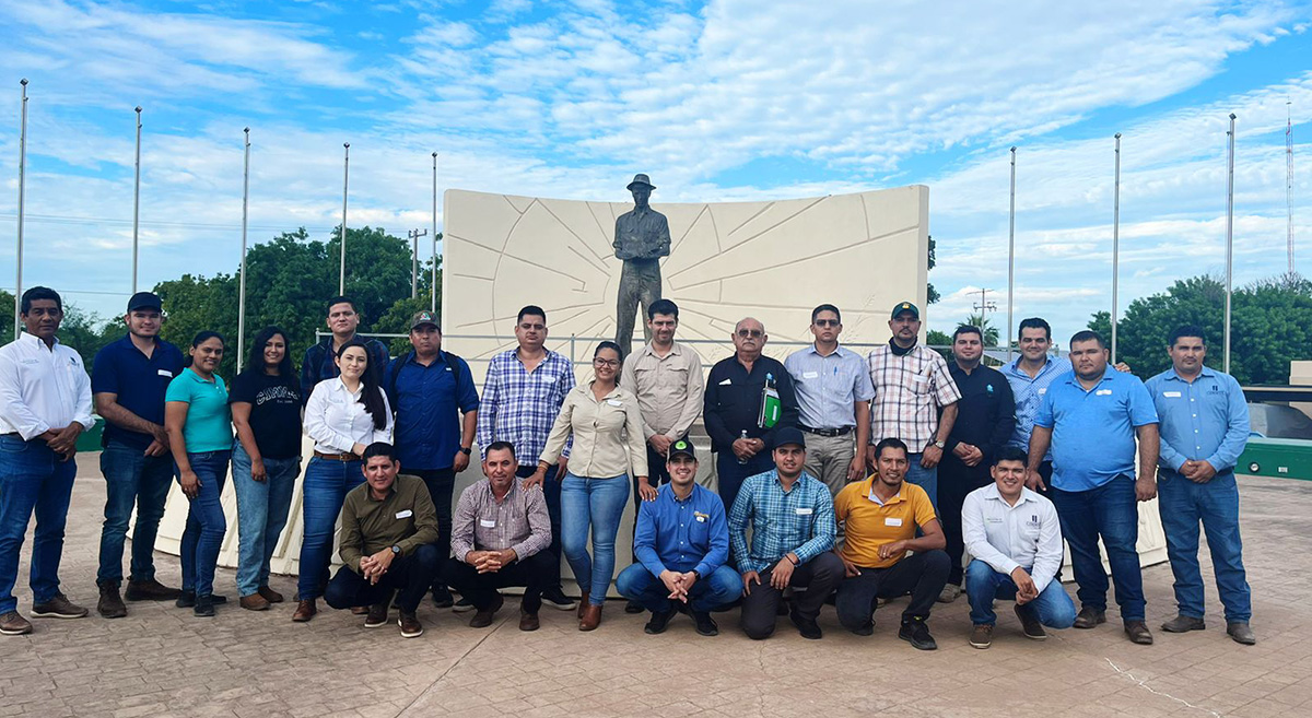 Aspirantes de Sinaloa a técnico certificado en Agricultura Sustentable en el CENEB, en Sonora, México. (Foto: Hub Pacífico Norte-CIMMYT)
