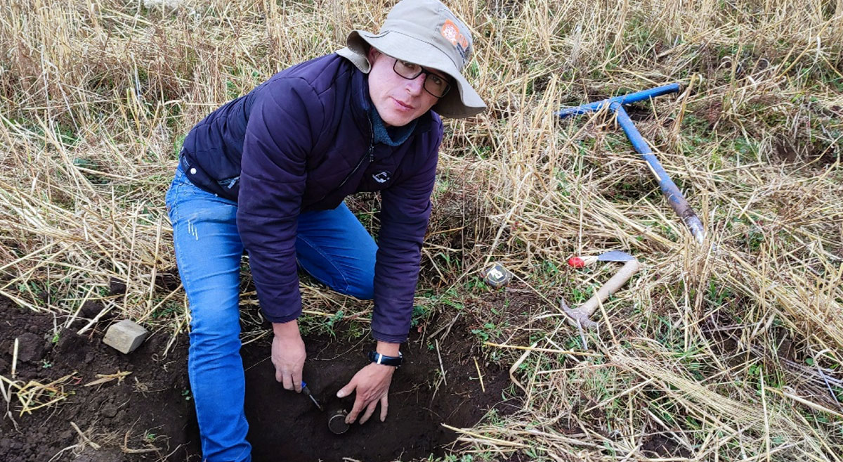 Muestreo de suelo para la evaluación de stocks de carbono en las zonas de cultivo de papa del distrito de Chugay, en La Libertad, Perú. (Foto: David Ramírez)