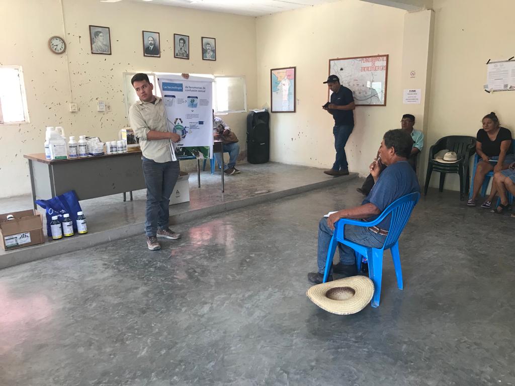 Capacitación sobre manejo integrado de plagas y malezas en Iguala, Guerrero. (Foto: Ana Karen Munguía Manilla)