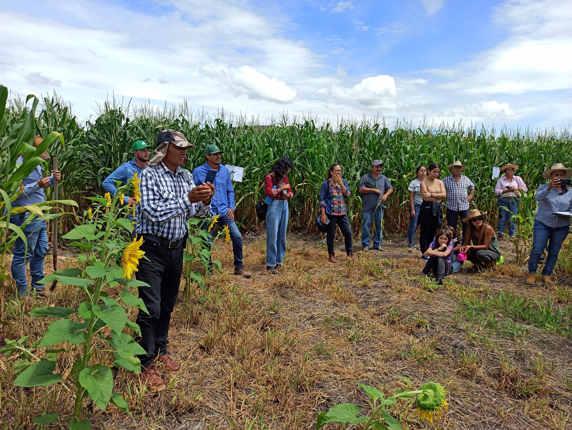 Recorrido por la plataforma de investigación de Ocotlán. (Foto: Gabriel Escobedo y Ana Becerra)