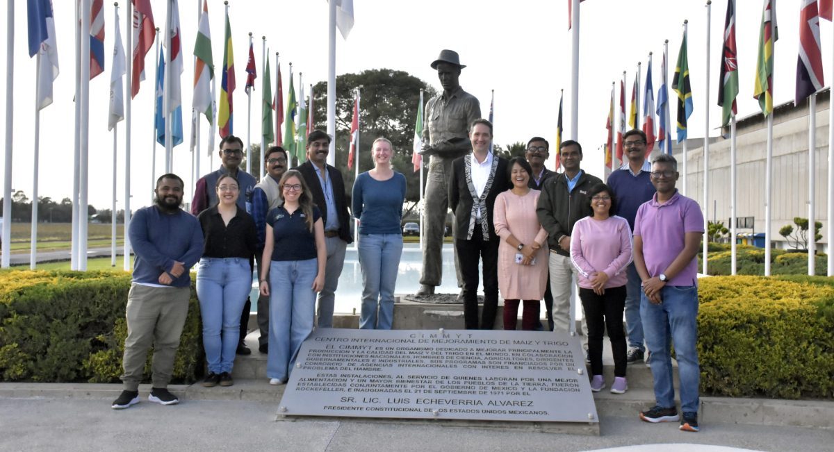 Grupo de científicos de la India en la sede global del CIMMYT en Texcoco, Estado de México. (Foto: CIMMYT)