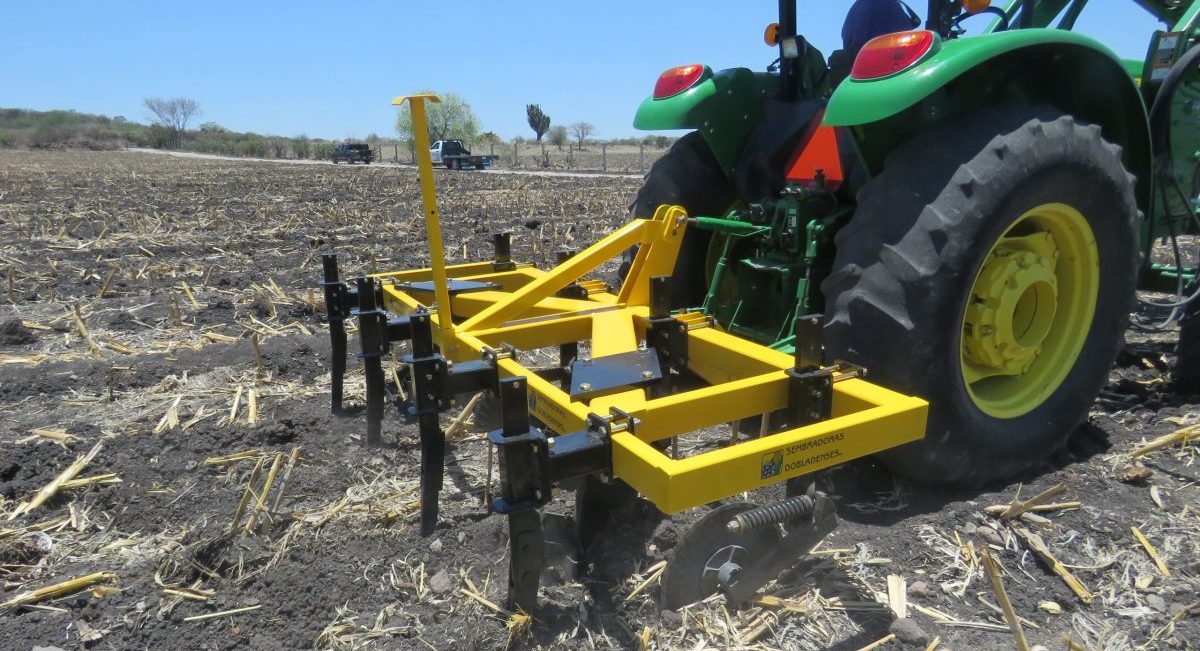 Cincel roturador. (Foto: Hub Bajío-CIMMYT)