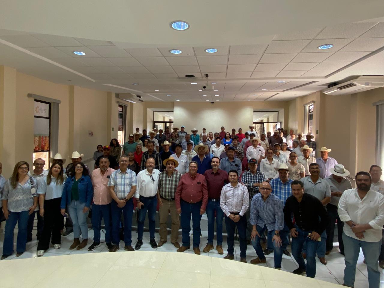 Reunión en Calera, Zacatecas. (Foto: Hub Intermedio-CIMMYT)