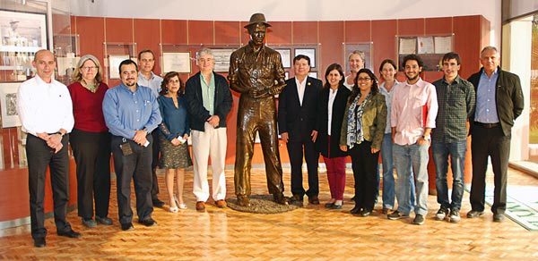 Left to right: Carlos Moisés Hernández, Denise Costich, Lorenzo Felipe Sanchez Teyer, Kevin Pixley, Mayra de la Torre, Martín Aluja Schuneman Hofer, Pablo Wong-González, Natalia Palacios, Sara Hearne, Isabel Peña, Carolina Saint-Pierre, Francelino Rodrigues, Carlos Guzmán and Gilberto Salinas. Photo: Xochiquezatl Fonseca/CIMMYT