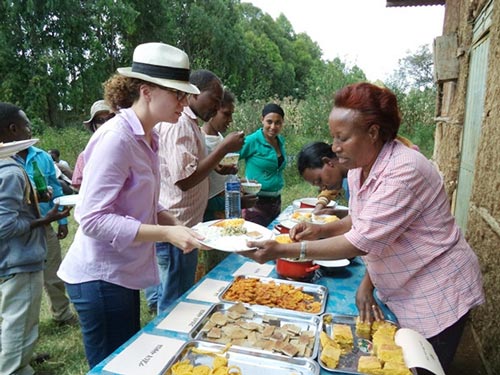 Jennifer Bloom compares food prepared from QPM varieties with food prepared from conventional varieties.