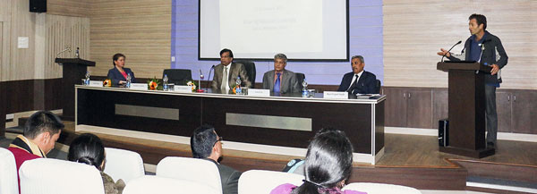 The Vice Chancellor of Bihar Agricultural University, Dr. M.L. Choudhary, opens the APSIM Exposure Workshop. L-R: Ms. Alison Laing (CSIRO), Dr. Don Gaydon (CSIRO), Mr. Ashraf Ali (CIMMYT-Bangladesh), Dr. Ravi Gopal Singh (BAU) and Dr. Choudhary. Photos: Alison Laing (CSIRO) and Ashraf Ali (CIMMYT).