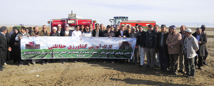 Workshop participants included farmers, agricultural and extension experts, agricultural researchers, Golestan Province agricultural officers, Dr. Ken Sayre, Dr. Kamali (Principal scientist CIMMYT, Iran) and Dr. Asadi. Photos: Mr. Kamaraki/Organization of Agriculture Jihad.