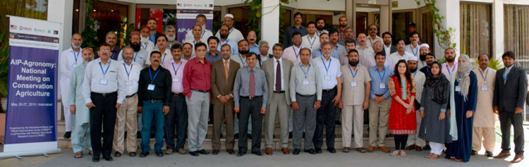 Participants in the AIP-Agronomy national meeting on conservation agriculture. Photo: Amina Nasim Khan