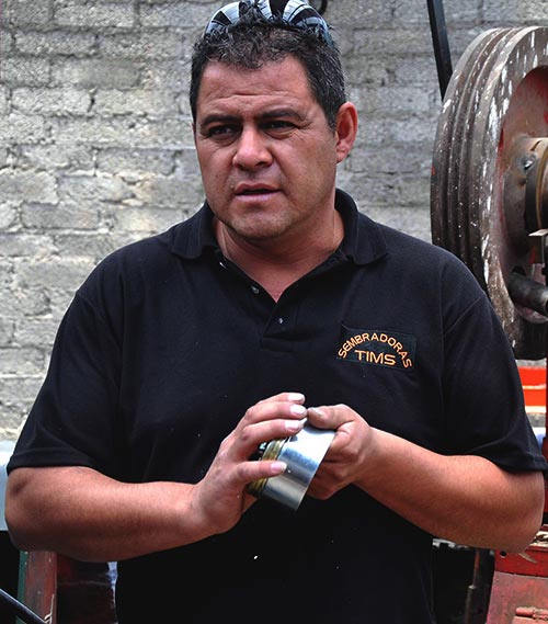 Martín Sánchez develops machines for conservation agriculture based on CIMMYT prototypes.