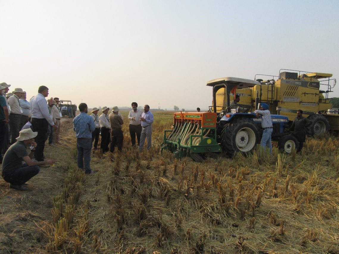 Field demonstration and training on CA machinery. Photo: CIMMYT