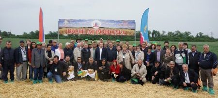 Sixth International Winter Wheat Travelling Seminar participants. Photo: CIMMYT