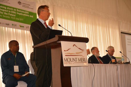 CIMMYT Director General, Martin Kropff delivers keynote address on “Climate smart resilient systems for Africa.” Photo: J. Siamachira/CIMMYT. 