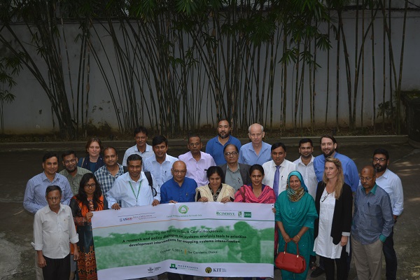 Group photo at ESAP workshop in Bangladesh. Photo: CSISA.