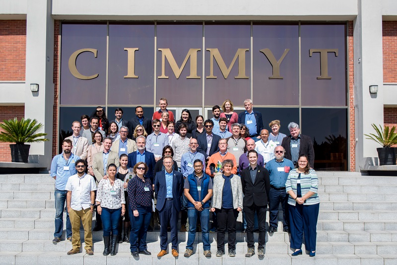 Group photo of agricultural attachés at CIMMYT. Photo: CIMMYT/P.Arredondo