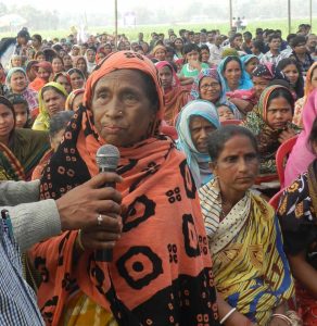 A female farmer telling her story. Photo: CIMMYT.